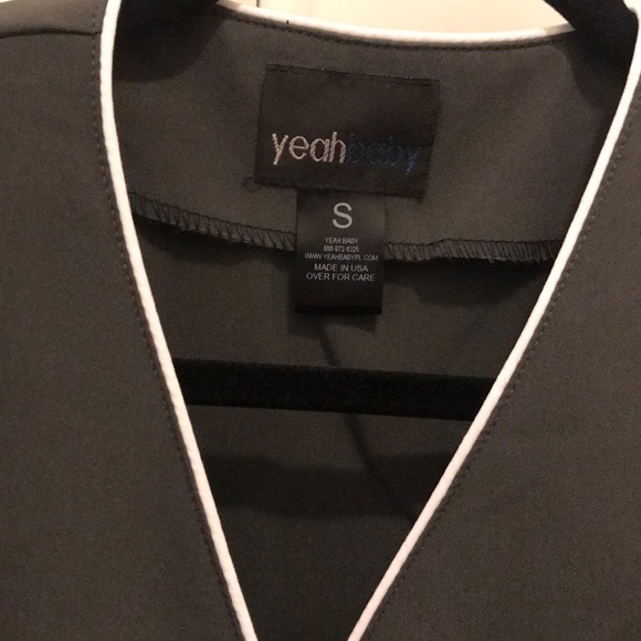 Dermalogica embroidered scrub top - Picture 3 of 3